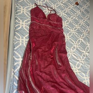 a very elegant and beautiful dress muy bonito el vestido